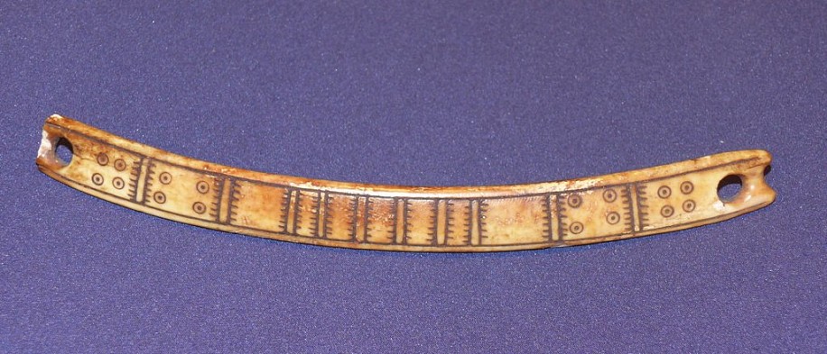 19th & 20th C Alaskan Anonymous, Bag handle with dot and circle decoration, 19th century
00229-1