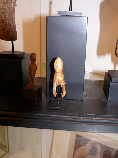 Alaskan Antiquities Anonymous, Doll with pointed head and two arms, no body, Early 19th century
00238-1