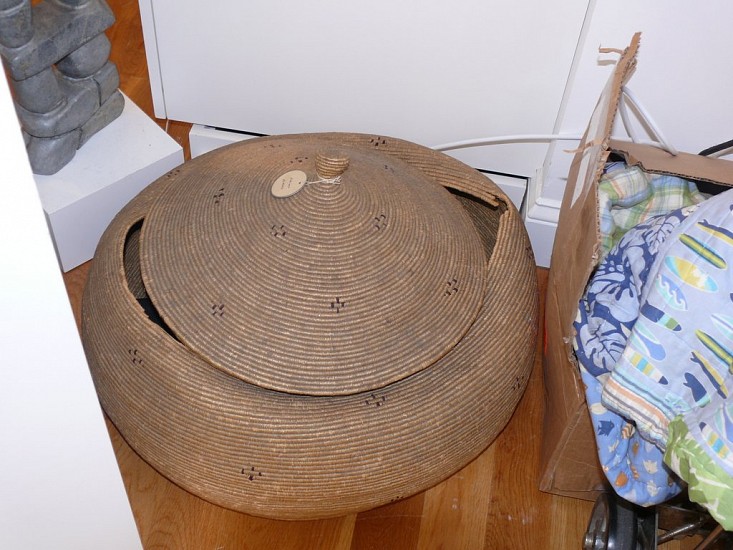 19th & 20th C Alaskan Anonymous, Extraordinarily large Basket with lid with coiled handle, c. 1930 - 1939
00108-1