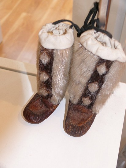 19th & 20th C Alaskan Anonymous, Doll's mukluks, c. 1930 - 1939
00100-1